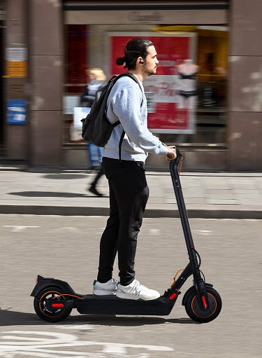 www.cinverter.comMicrogo M5 Pro Electric Scooter - Official Microgo® E Scooters